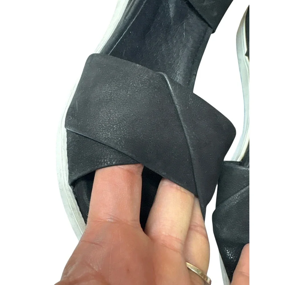 Eileen Fisher Viv Tumbled Black Nubuck Wedge Sandal Resort Travel Casual 9